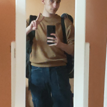 Heyy im Gabriel, 19 yo from France, please let's meet and help each others!!