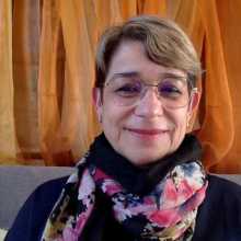 I am a french woman. I speak french and italian. I am learning English and I am looking to practice English with a native speaker.
