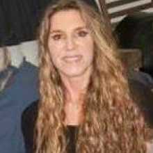 I´m an English (ESL) teacher  with a nice RP British accent who´d like to seek for students who want to take English lessons online. jorgelina2mil11@gmail.com, jorgelina2mil11@hotmail.com