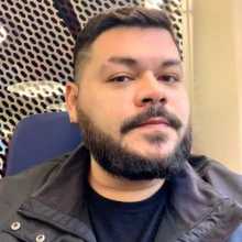 Hi, I'm Derek. I'm from Brazil (born and raised in Rio de Janeiro). Before transitioning into HR, I worked as a language teacher, teaching English and Portuguese to foreigners. Currently, I study Psychology and work in the HR field. I’m a native Portuguese speaker, fluent in English, and also speak Spanish. Now, I’m learning Italian and am happy to teach Portuguese and Brazilian culture in exchange for practice in Italian. Let’s share knowledge and grow together!