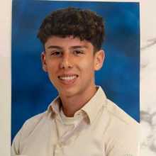 mi name is Moises , i am 18 years old and i am from venezuela , so i speak Spanish, but i want to learn english 