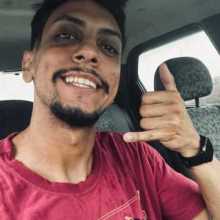 Meu nome é Marcus, eu sou do Brasil e estou estudando inglês.