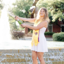 Hello! My name is Kaitlyn and I speak English and am trying to learn Spanish! Would love to meet with you! 