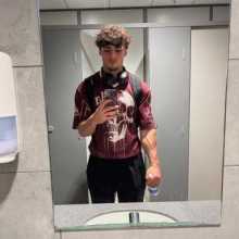 Arthur from NewYork .. work as Fittnes trainer and like to make polite conversation