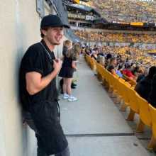 Hi, I'm Ruben and I would like to talk Spanish with someone. 