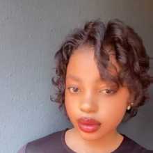 Hi! I’m Precious. I’m learning languages to make new friends and practice speaking. I prefer to chat via Microsoft Teams or Whatsapp. Looking forward to language exchange