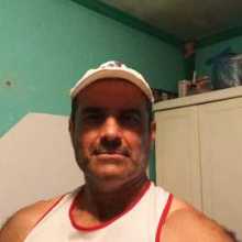 My name is Fidel and I'm from Costa Rica. I speak Spanish, English, Italian, and Portuguese. I'm on this app to practice languages and participate in cultural exchange.