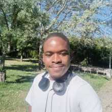 Hi, I am Franque and I am here to practice my English.