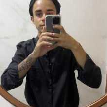 I’m João, am studying English, want practice with me? Can you help with português 