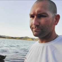 My name is Andrew, I would like to meet people who speak French and want to learn English on a regular basis in order to improve our respective language skills. I live in New York city so if someone is nearby and interested, you're welcome! 