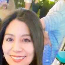 Mi nombre es Karen, me encanta aprender idiomas y amor ver el mar.