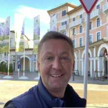 Hello! I’m 49 and here for platonic connections and good vibes.🇱🇻🇺🇲