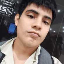 Soy aspirante a escritor y isfruto del arte y las buenas compañías. Considero que sé valorar cada momento.