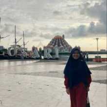 Indonesian citizen learn English for better opportunity