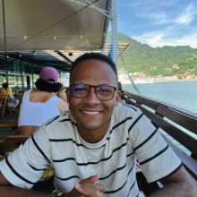 Olá, sou Pedro! Moro no Brasil e estou procurando pessoas para praticar inglês e outras línguas.