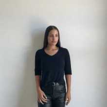 Hola, me llamo Nazarena Alferez. Soy estudiante de la Universidad Nacional de Cuyo en Argentina. Mi objetivo es poder perfeccionar mi inglés y a su vez ayudar a otras personas con el español, que es mi lengua nativa.