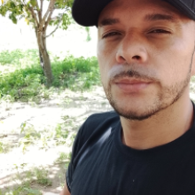 Eu quero aprender a falar e ler a lingua inglesa, por que amo, quero ensinar a quem quiser falar português, sou um cara divertido 