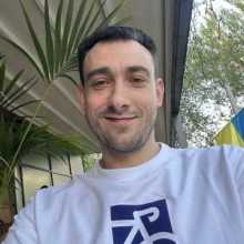 Hi! I’m someone who loves learning about different cultures and meeting new people from around the world. I’m currently improving my English and would be happy to help you with my native language in exchange. I always try to improve myself.  In my free time, I enjoy music, movies, and going for walks. I’m easygoing and patient, so don’t worry about making mistakes—we’re here to learn together 😊