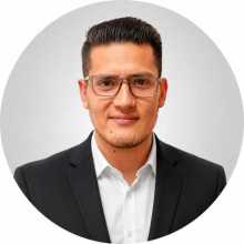 Ecuatoriano idioma nativo ingles y busco aprender a hablar el idioma ingles de manera fluida.