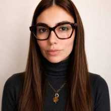 Argentinian, 27, Public Translator student.