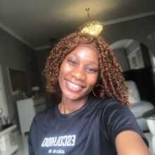 I am a 23-year-old Angolan woman who really wants to learn English. I am willing to help anyone who also wants to learn Portuguese.