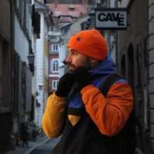 Hola! Soy Juan, periodista de 34 años. Soy español y vivo en Extremadura. Entre mis aficiones están la música, el cine, el deporte, viajar. También me interesa la política. Mi nivel de ingles está en torno al B1, aunque me falta práctica y me gustaría mejorarlo. Hi! My name is Juan and I am 34 years old. I am a journalist and I live in Spain. My hobbies are music, cinema, sports, traveling. I am also interested in politics. My level of English is around B1, although I lack practice and I would like to impro